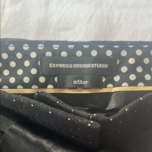 NWT- Express Design Studios City Shorts with Satin Belt - Picture 3 of 10